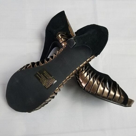 Avon Heels Suede with a twist 4" heel size 10 - Picture 5 of 8